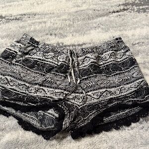 No Boundaries Black and White Patterned Women Shorts